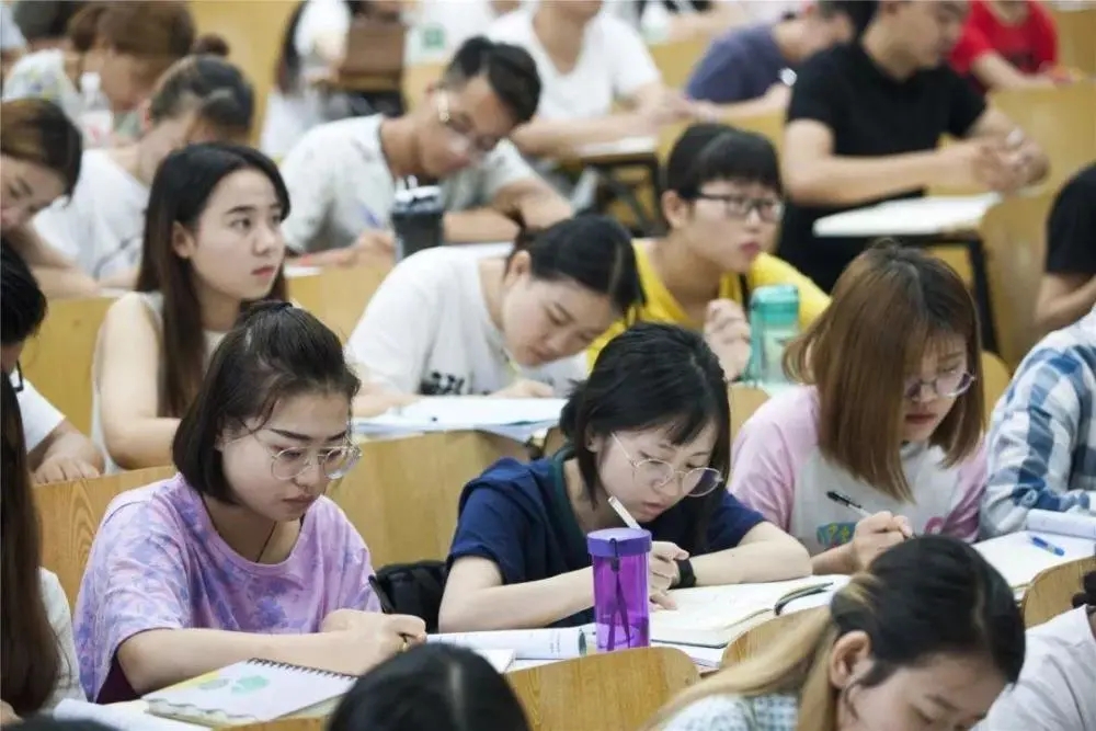 衡水中学学霸演讲视频 普通人高考改变命运