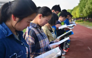 大二退学复读来得及不 大二退学复读重新高考是不是太难了