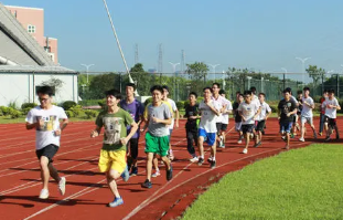大学生800米跑步标准成绩 大学生800米跑步多少分及格