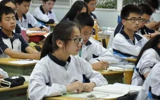 淄博一中学要求高一学完高中全部课程 市教育局称已展开调查(图1)